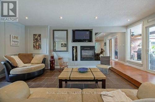 6152 Bostwick Road, Central Elgin (Union), ON - Indoor Photo Showing Living Room With Fireplace