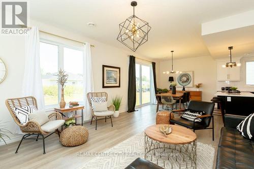 429 George Street, Central Elgin (Port Stanley), ON - Indoor Photo Showing Living Room