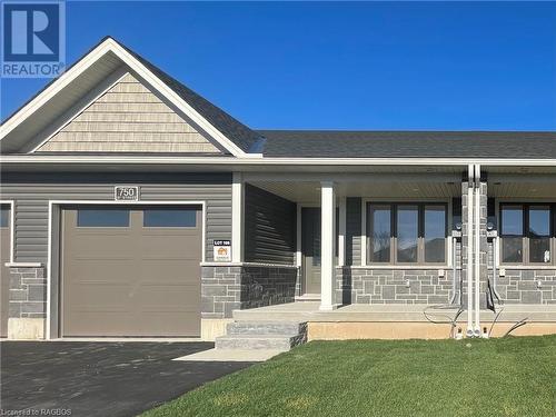 750 18Th Street, Hanover, ON - Outdoor With Deck Patio Veranda With Facade