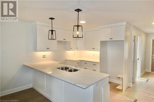 750 18Th Street, Hanover, ON - Indoor Photo Showing Kitchen With Double Sink