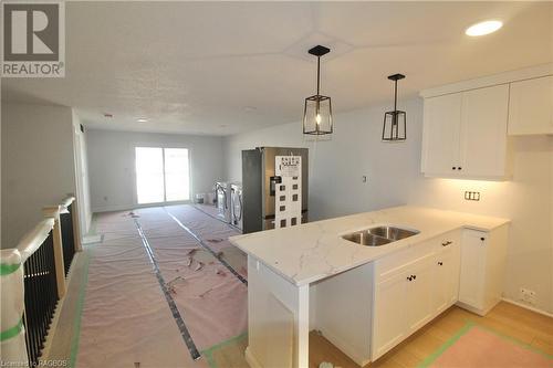 750 18Th Street, Hanover, ON - Indoor Photo Showing Kitchen With Double Sink