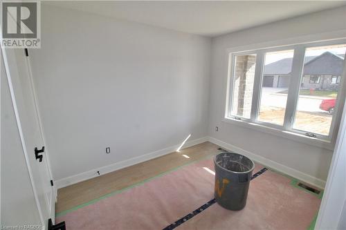 750 18Th Street, Hanover, ON - Indoor Photo Showing Other Room