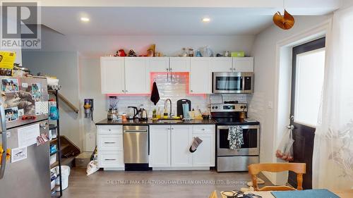 374 Louisa Street, Kitchener, ON - Indoor Photo Showing Kitchen