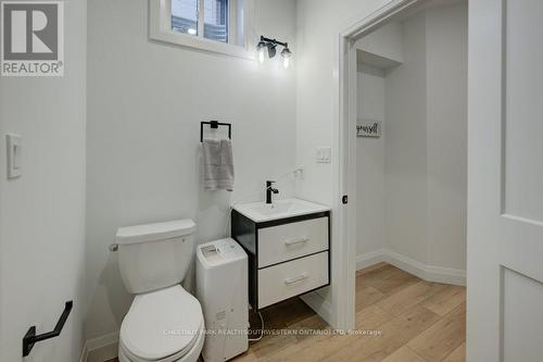 162 Weber Street W, Kitchener, ON - Indoor Photo Showing Bathroom