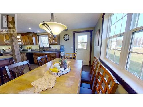 14214 250 Road, Fort St. John, BC - Indoor Photo Showing Dining Room