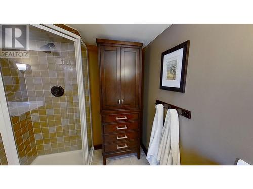 14214 250 Road, Fort St. John, BC - Indoor Photo Showing Bathroom