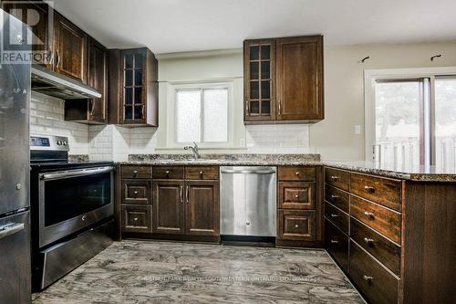 22 Mcmullen Crescent, Brampton, ON - Indoor Photo Showing Kitchen