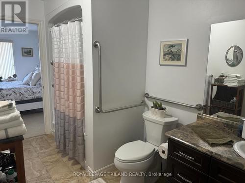 230 Walker Street, Southwest Middlesex (Glencoe), ON - Indoor Photo Showing Bathroom