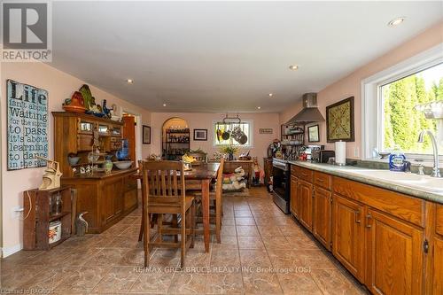 318588 Grey Rd 1, Georgian Bluffs, ON - Indoor Photo Showing Dining Room