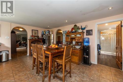 318588 Grey Rd 1, Georgian Bluffs, ON - Indoor Photo Showing Dining Room