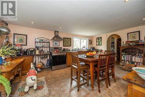 318588 Grey Rd 1, Georgian Bluffs, ON - Indoor Photo Showing Dining Room