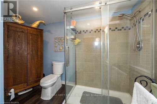 318588 Grey Rd 1, Georgian Bluffs, ON - Indoor Photo Showing Bathroom