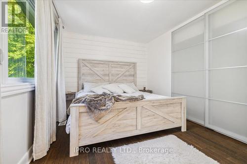 858 Partridge Drive, Burlington, ON - Indoor Photo Showing Bedroom