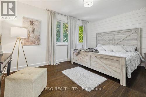 858 Partridge Drive, Burlington, ON - Indoor Photo Showing Bedroom