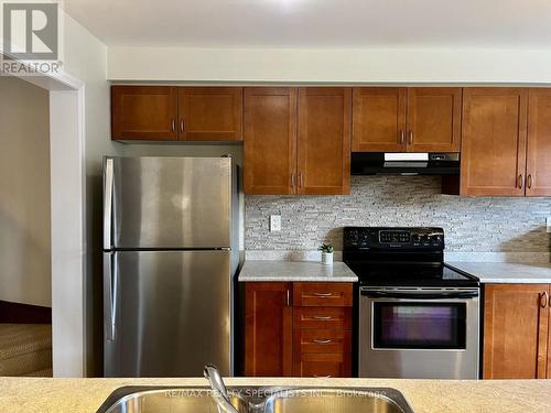 800 Shortreed Crescent, Milton, ON - Indoor Photo Showing Kitchen