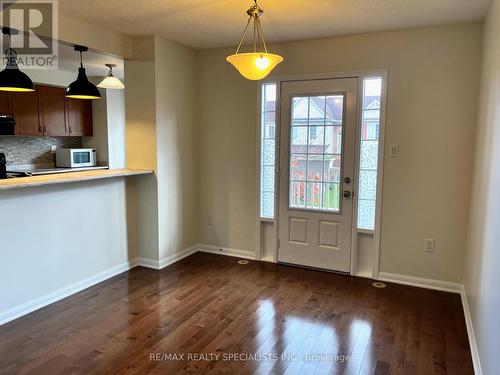 800 Shortreed Crescent, Milton, ON - Indoor Photo Showing Kitchen