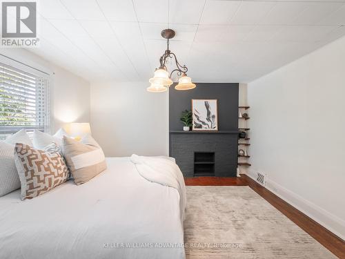 122 Rainsford Road, Toronto, ON - Indoor Photo Showing Bedroom