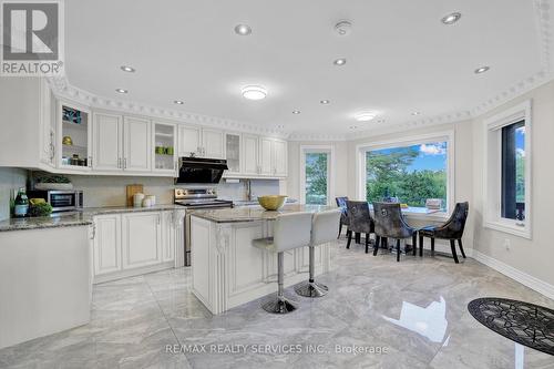 247 Sand Road, East Gwillimbury, ON - Indoor Photo Showing Kitchen