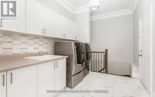 9 Bedouin Crescent, Brampton, ON - Indoor Photo Showing Laundry Room