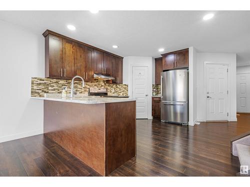 15124 31 St Nw, Edmonton, AB - Indoor Photo Showing Kitchen