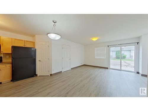 #67 150 Edwards Dr Sw, Edmonton, AB - Indoor Photo Showing Kitchen