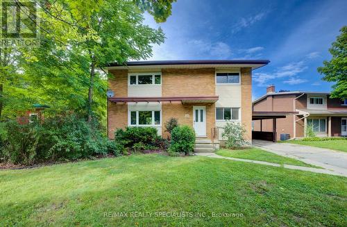 48 Westmount Road S, Waterloo, ON - Outdoor With Facade