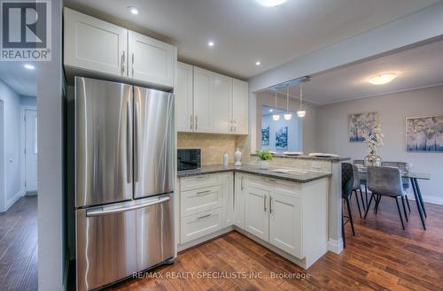 48 Westmount Road S, Waterloo, ON - Indoor Photo Showing Kitchen With Stainless Steel Kitchen