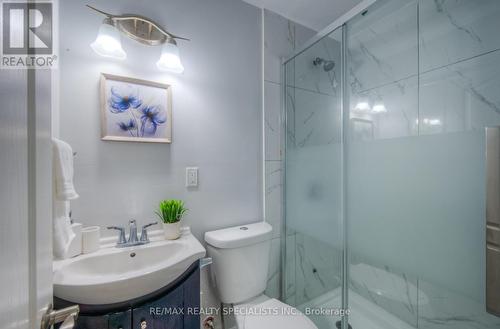 48 Westmount Road S, Waterloo, ON - Indoor Photo Showing Bathroom