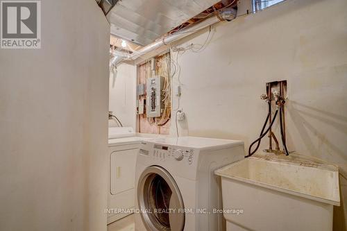 42 Matthew Drive, Vaughan, ON - Indoor Photo Showing Laundry Room