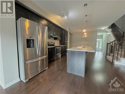 335 Nonius Street, Ottawa, ON - Indoor Photo Showing Kitchen