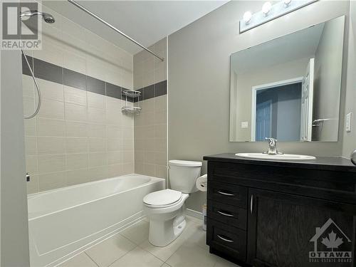 335 Nonius Street, Ottawa, ON - Indoor Photo Showing Bathroom