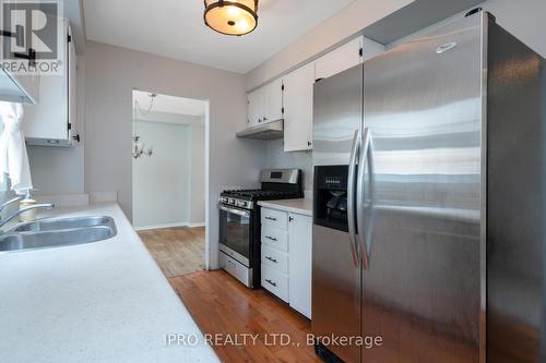 22 Stephensen Court, Brampton, ON - Indoor Photo Showing Kitchen With Double Sink