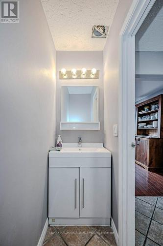 3 - 2228 Upper Middle Road, Burlington, ON - Indoor Photo Showing Bathroom