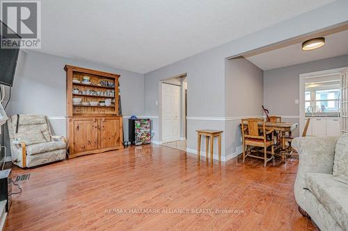 3 - 2228 Upper Middle Road, Burlington, ON - Indoor Photo Showing Living Room