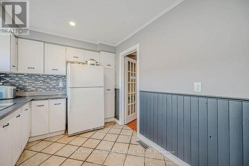 3 - 2228 Upper Middle Road, Burlington, ON - Indoor Photo Showing Kitchen