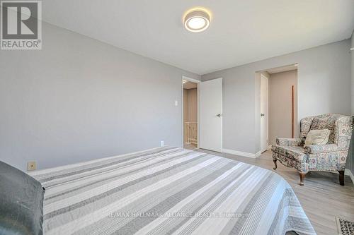 3 - 2228 Upper Middle Road, Burlington, ON - Indoor Photo Showing Bedroom