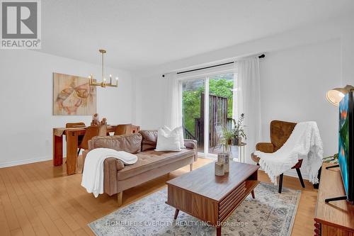 45 - 1059 Whetherfield Street, London, ON - Indoor Photo Showing Living Room