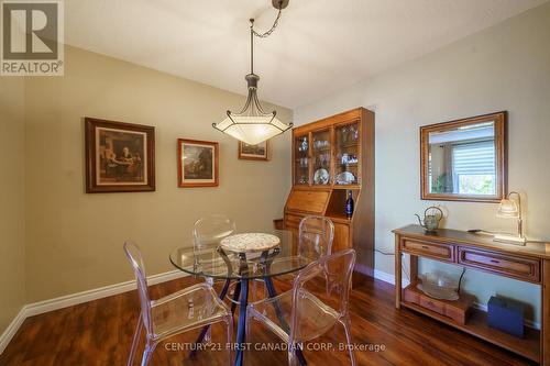 760 Berkshire Drive, London, ON - Indoor Photo Showing Dining Room