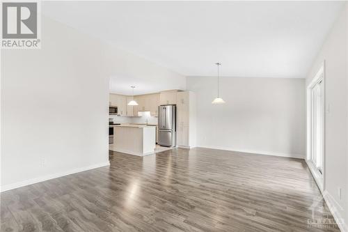 290 Masters Lane Unit#212, Rockland, ON - Indoor Photo Showing Kitchen