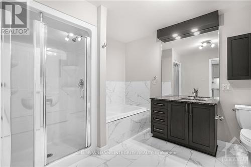 212 - 290 Masters Lane, Clarence-Rockland, ON - Indoor Photo Showing Bathroom