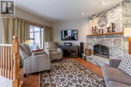 28 Sinclair Crescent, Aylmer (Ay), ON - Indoor Photo Showing Living Room With Fireplace