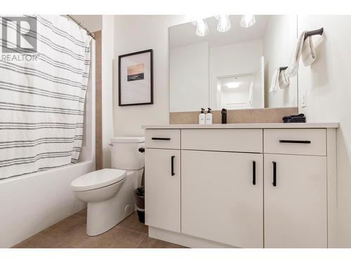 3331 Aspen Lane, Kelowna, BC - Indoor Photo Showing Bathroom