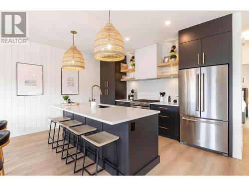 3331 Aspen Lane, Kelowna, BC - Indoor Photo Showing Kitchen With Upgraded Kitchen