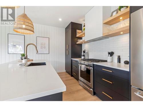 3331 Aspen Lane, Kelowna, BC - Indoor Photo Showing Kitchen With Upgraded Kitchen