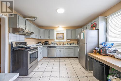 151 University Avenue E, Waterloo, ON - Indoor Photo Showing Kitchen