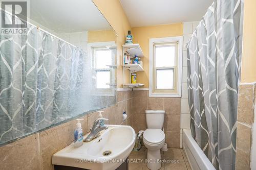 151 University Avenue E, Waterloo, ON - Indoor Photo Showing Bathroom