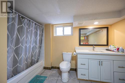 151 University Avenue E, Waterloo, ON - Indoor Photo Showing Bathroom