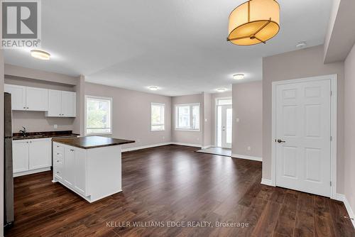 249 Zenith Private, Ottawa, ON - Indoor Photo Showing Kitchen