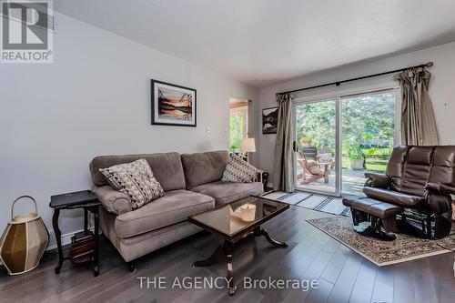 12 Jo Ann Crescent, Centre Wellington, ON - Indoor Photo Showing Living Room