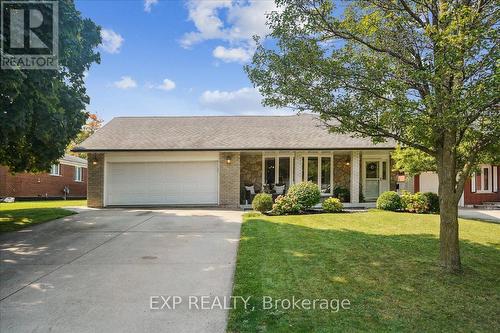 70 Country Club Drive, Hamilton, ON - Outdoor With Facade